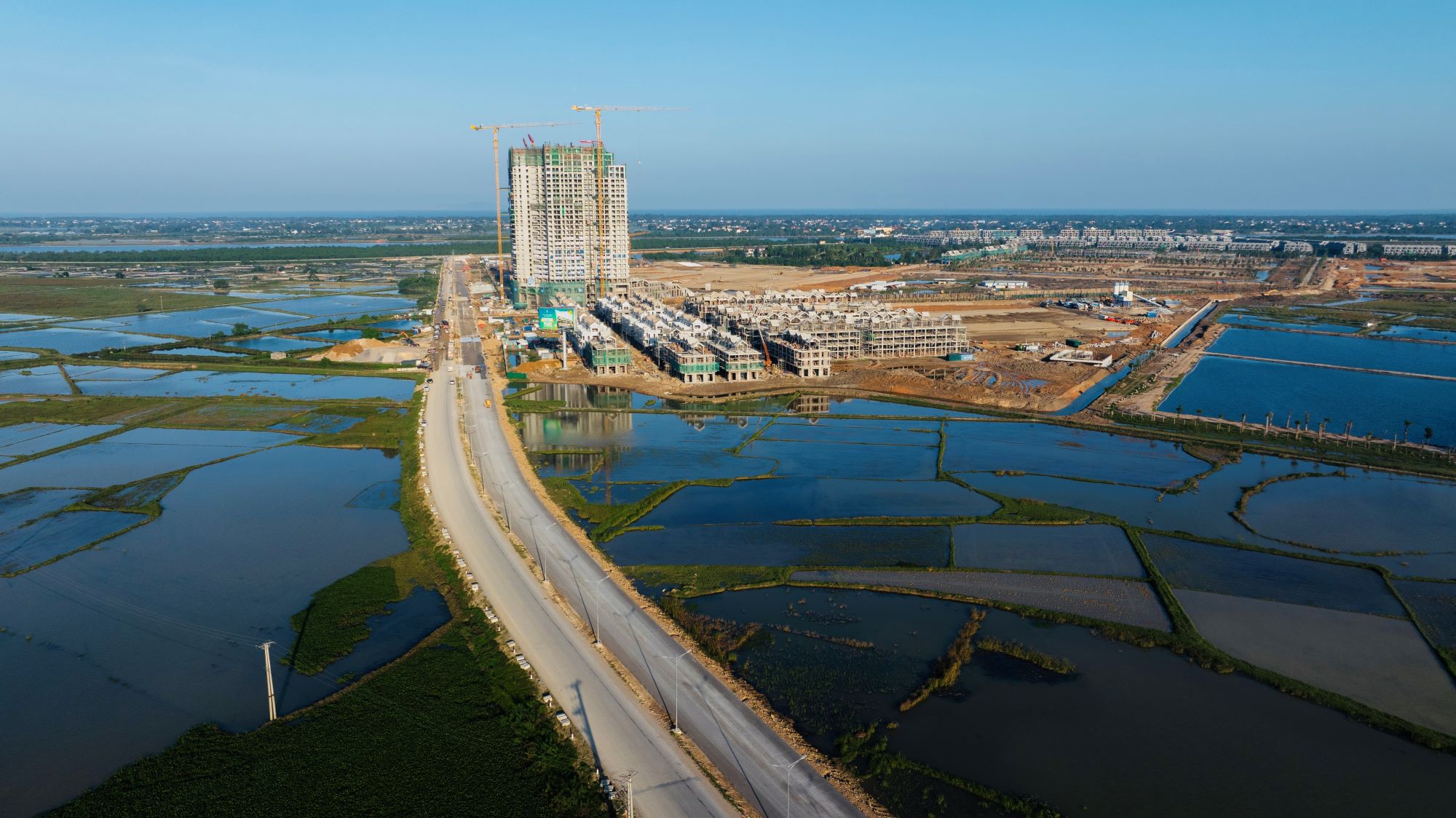 Tuyến đường Nguyễn Sỹ Sách rút ngắn thời gian đi từ thành phố Vinh về khu căn hộ Central Park Residences chỉ còn 8 phút lái xe.