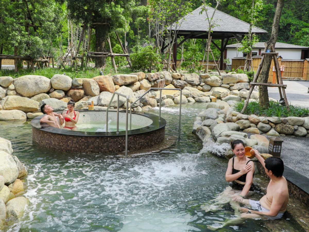 Điểm danh các khu khoáng nóng gần Hà Nội