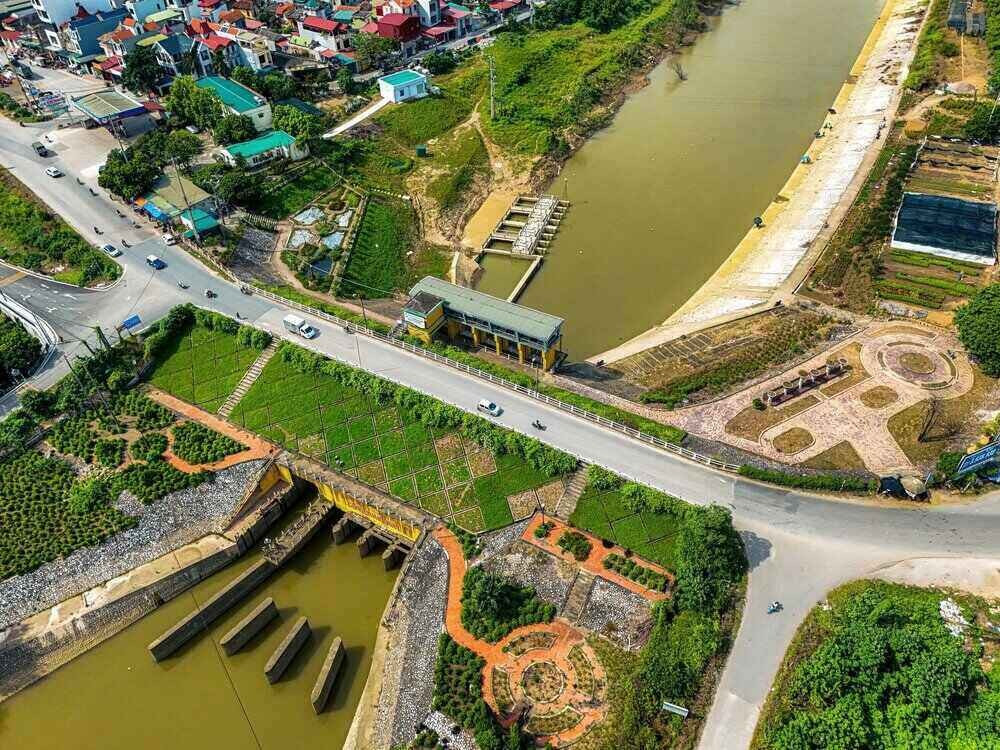Tuyến đường kết nối di sản ở Hưng Yên gắn kết chuỗi di sản văn hóa, tâm linh - du lịch dọc sông Hồng như Thăng Long - Phố Hiến - Tam Chúc - Bái Đính - Chùa Hương. Ảnh: Ngọc Đẹp.