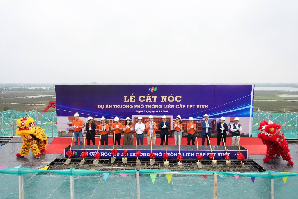 Chính thức cất nóc trường PTLC FPT Vinh – Eco Central Park